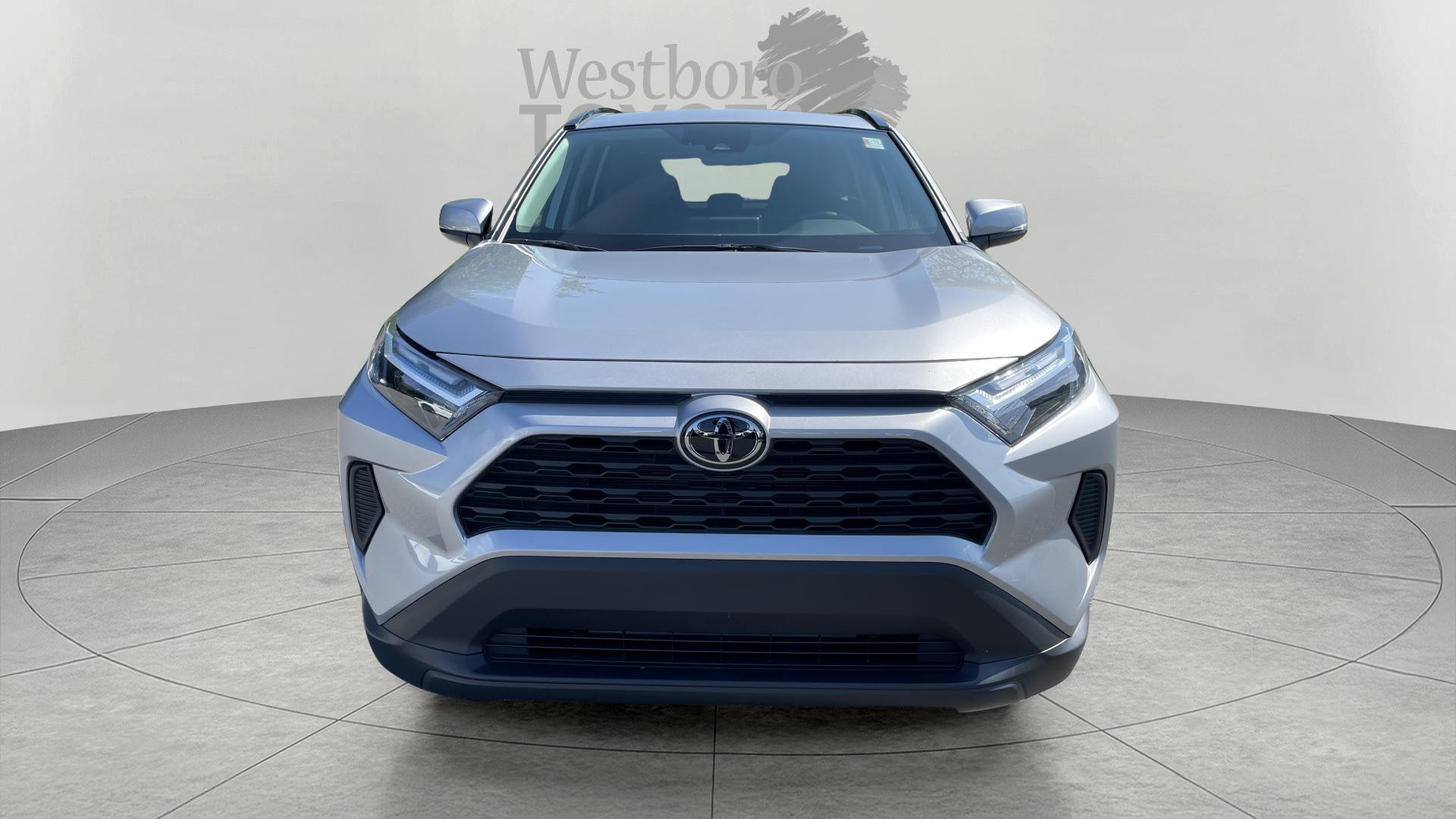 2024 Toyota RAV4 XLE photo 2