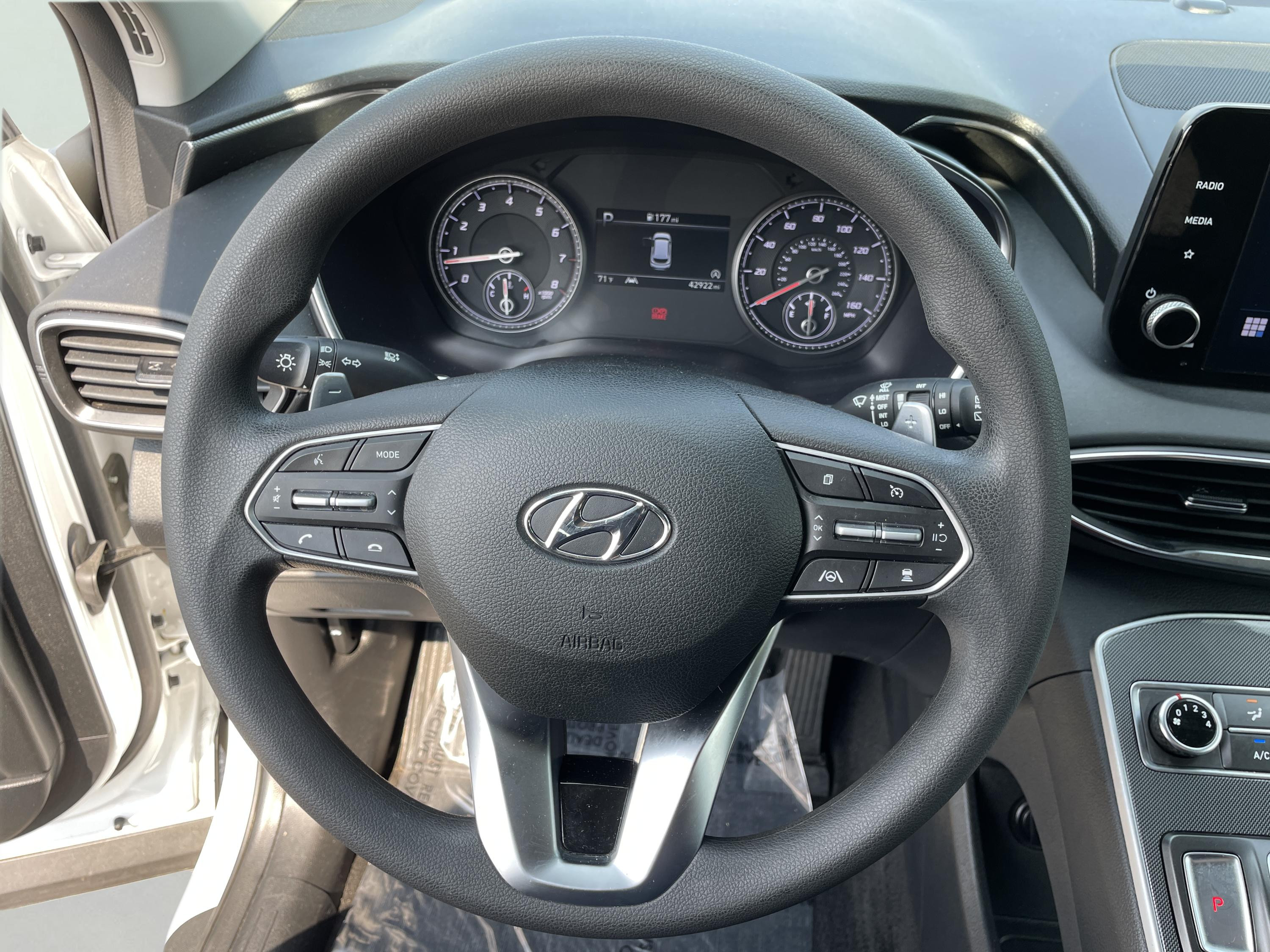 2022 Hyundai Santa Fe SEL photo 11