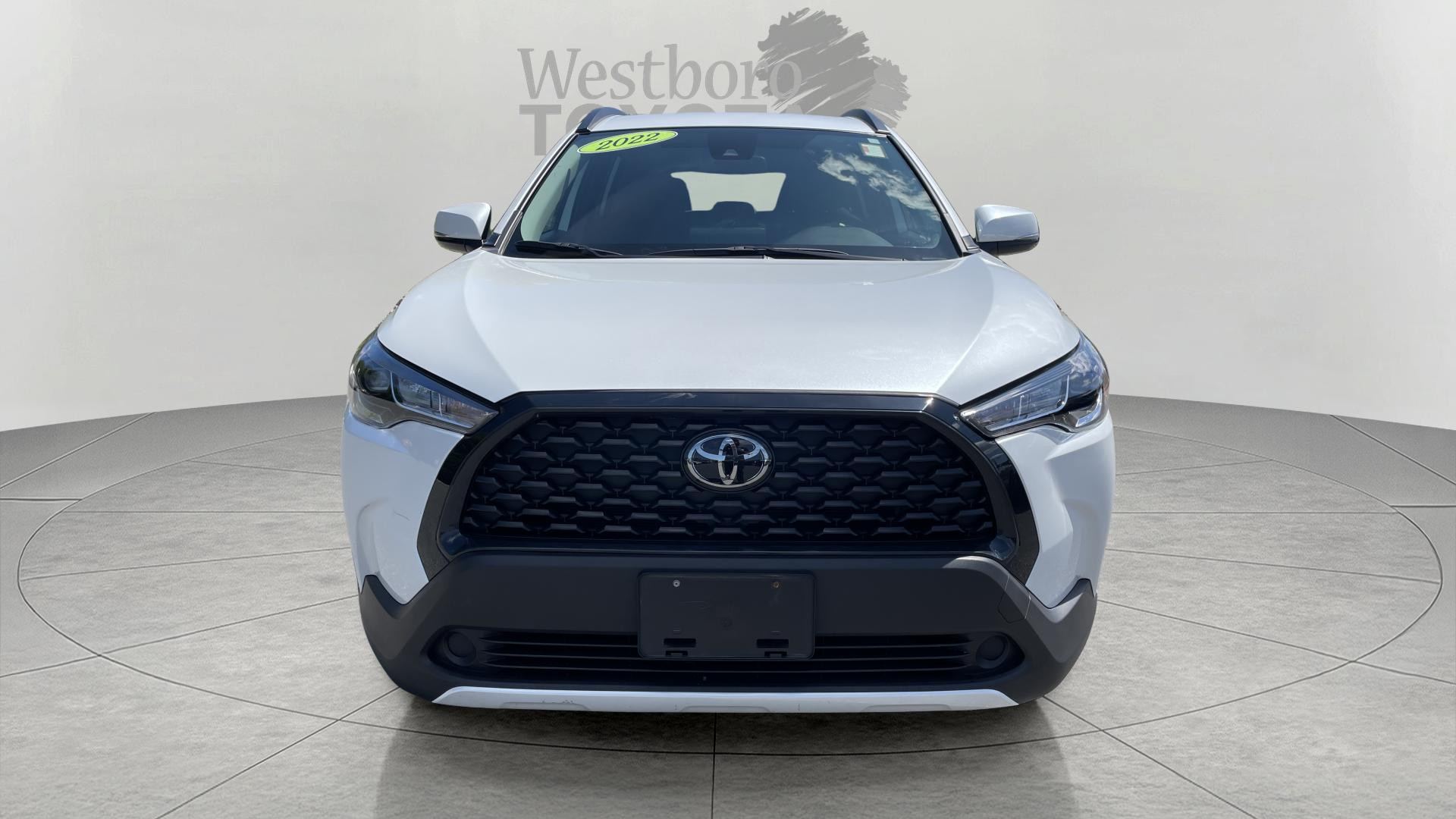 2022 Toyota Corolla Cross LE photo 2
