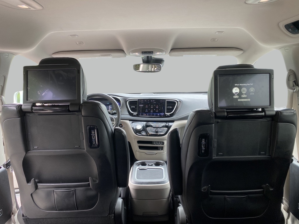 2022 Chrysler Pacifica Hybrid Touring L photo 18