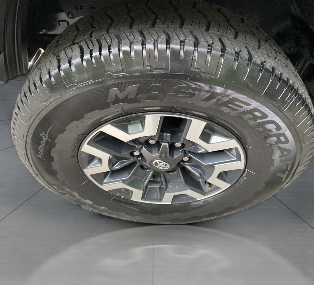 2020 Toyota Tacoma TRD Off-Road photo 26