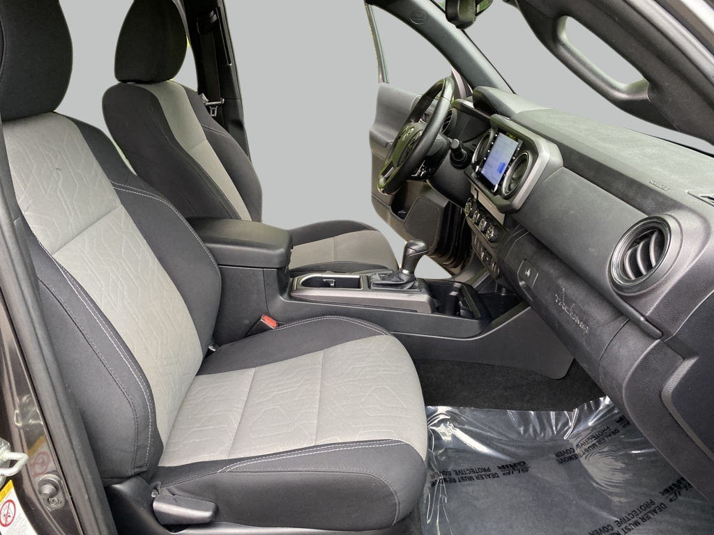 2020 Toyota Tacoma TRD Off-Road photo 14