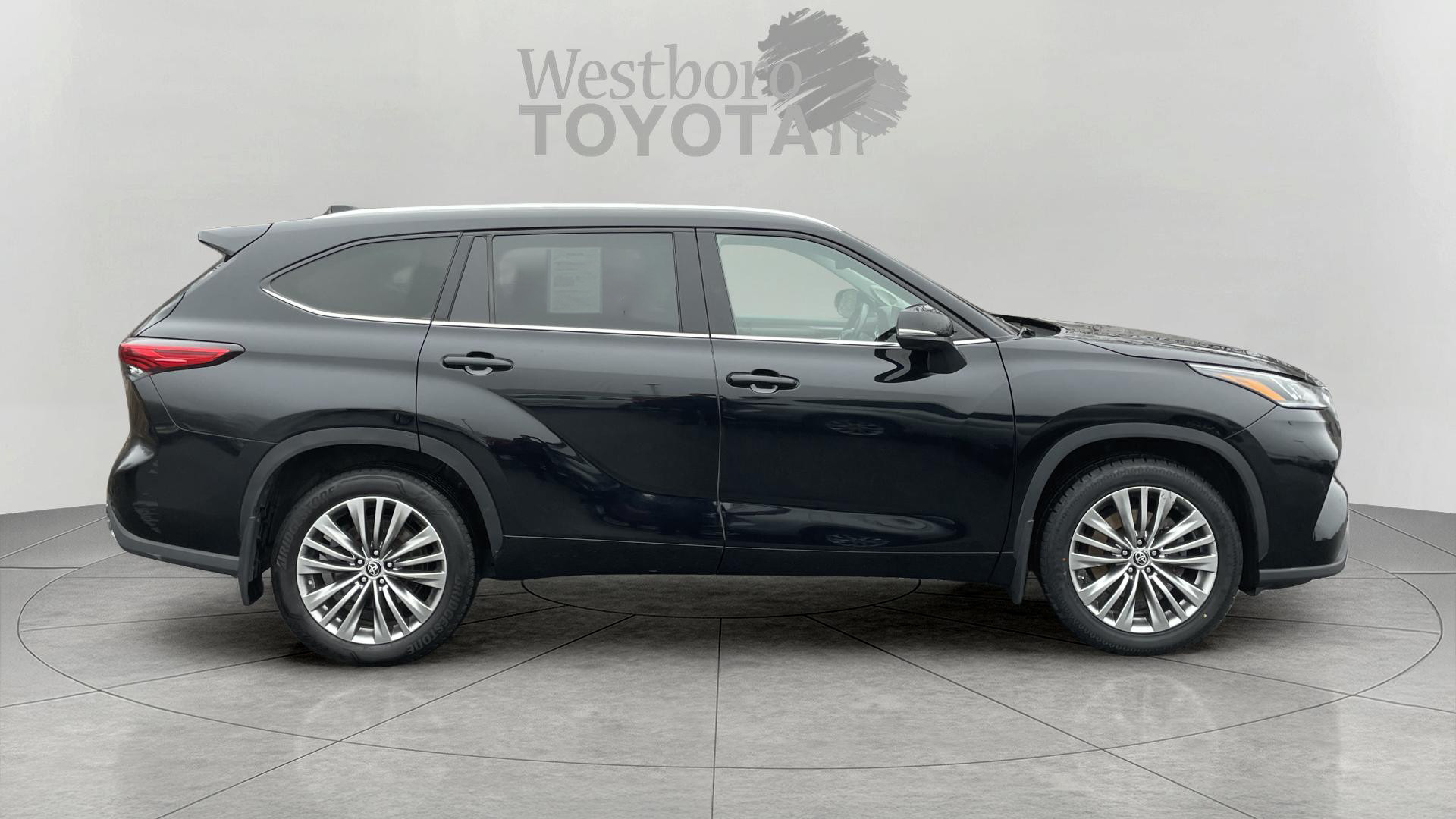 2022 Toyota Highlander Platinum photo 8