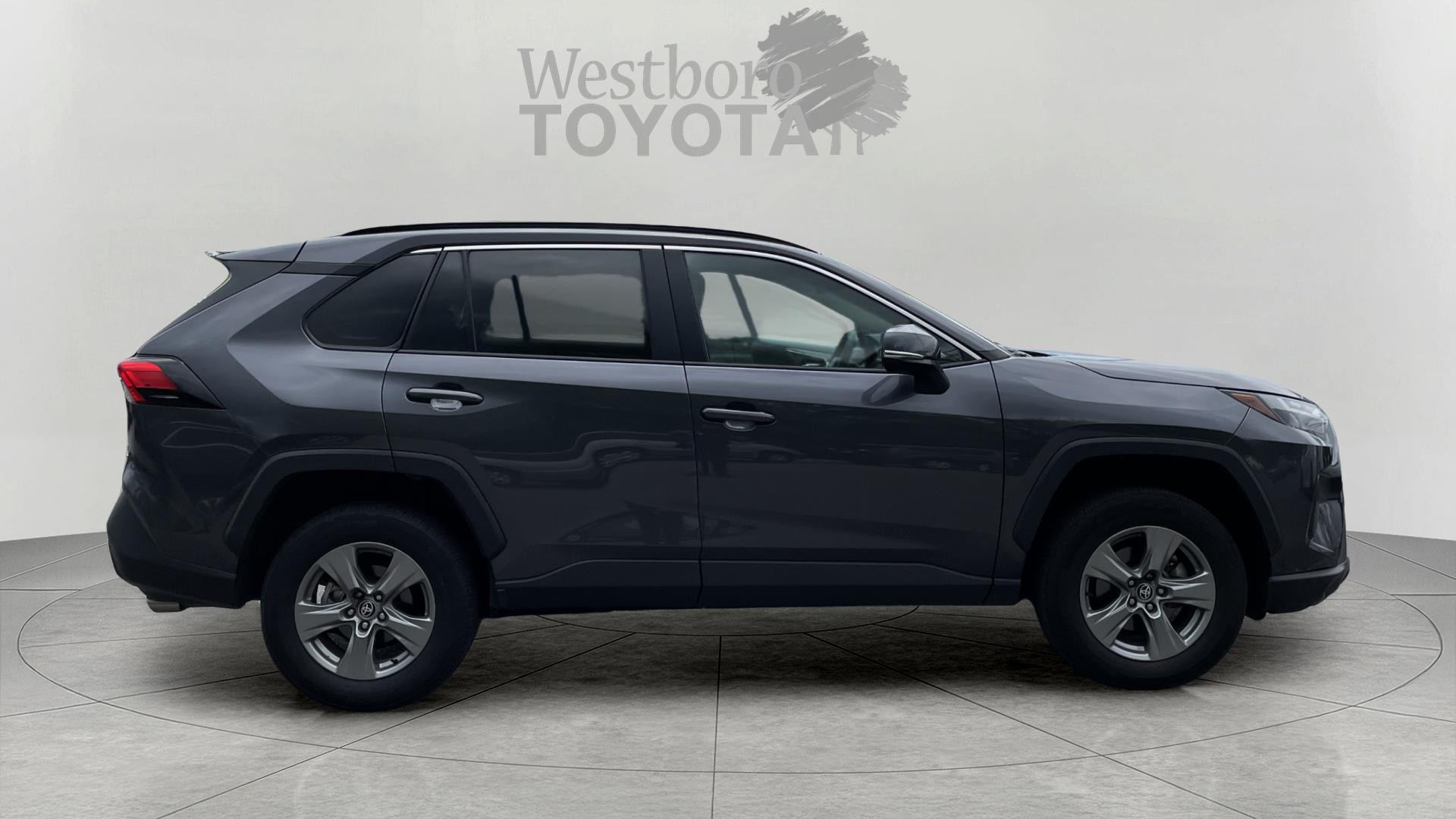 2024 Toyota RAV4 XLE photo 14