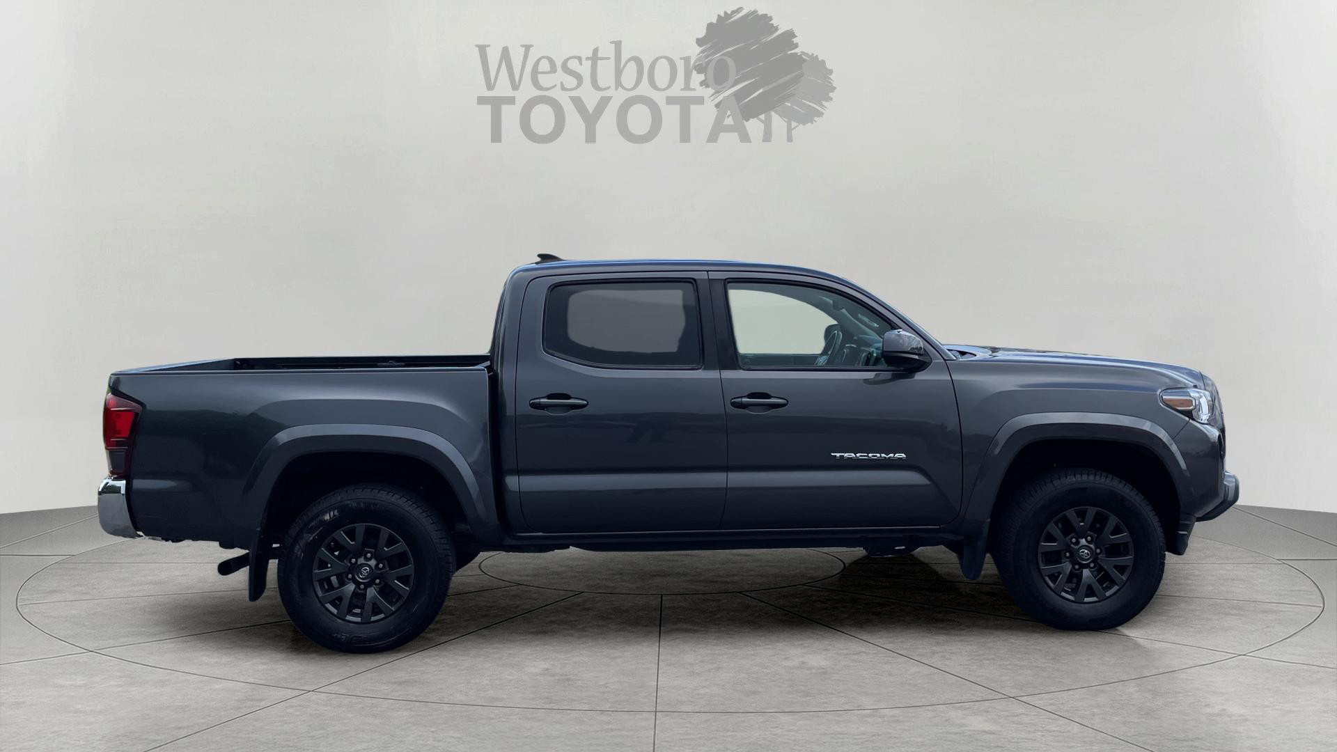 2020 Toyota Tacoma SR5 photo 8