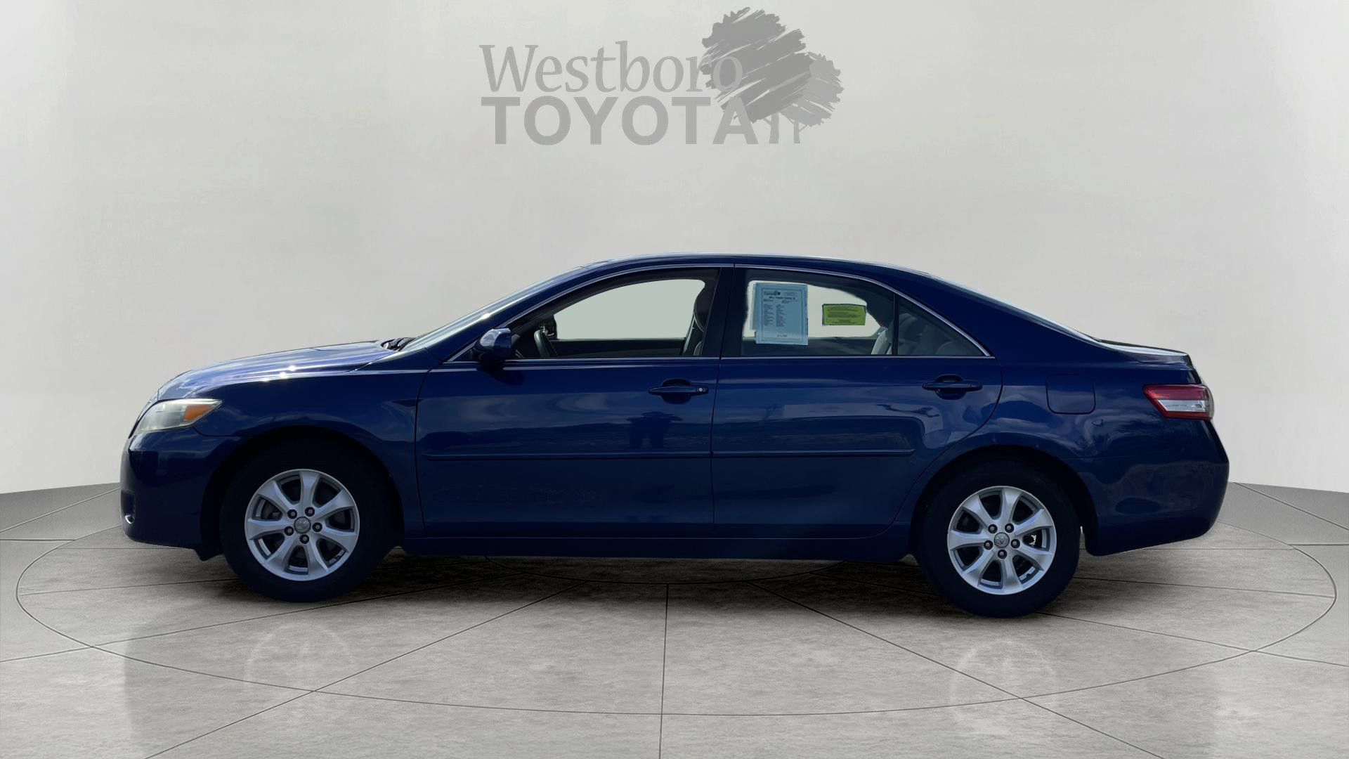 2011 Toyota Camry LE photo 4