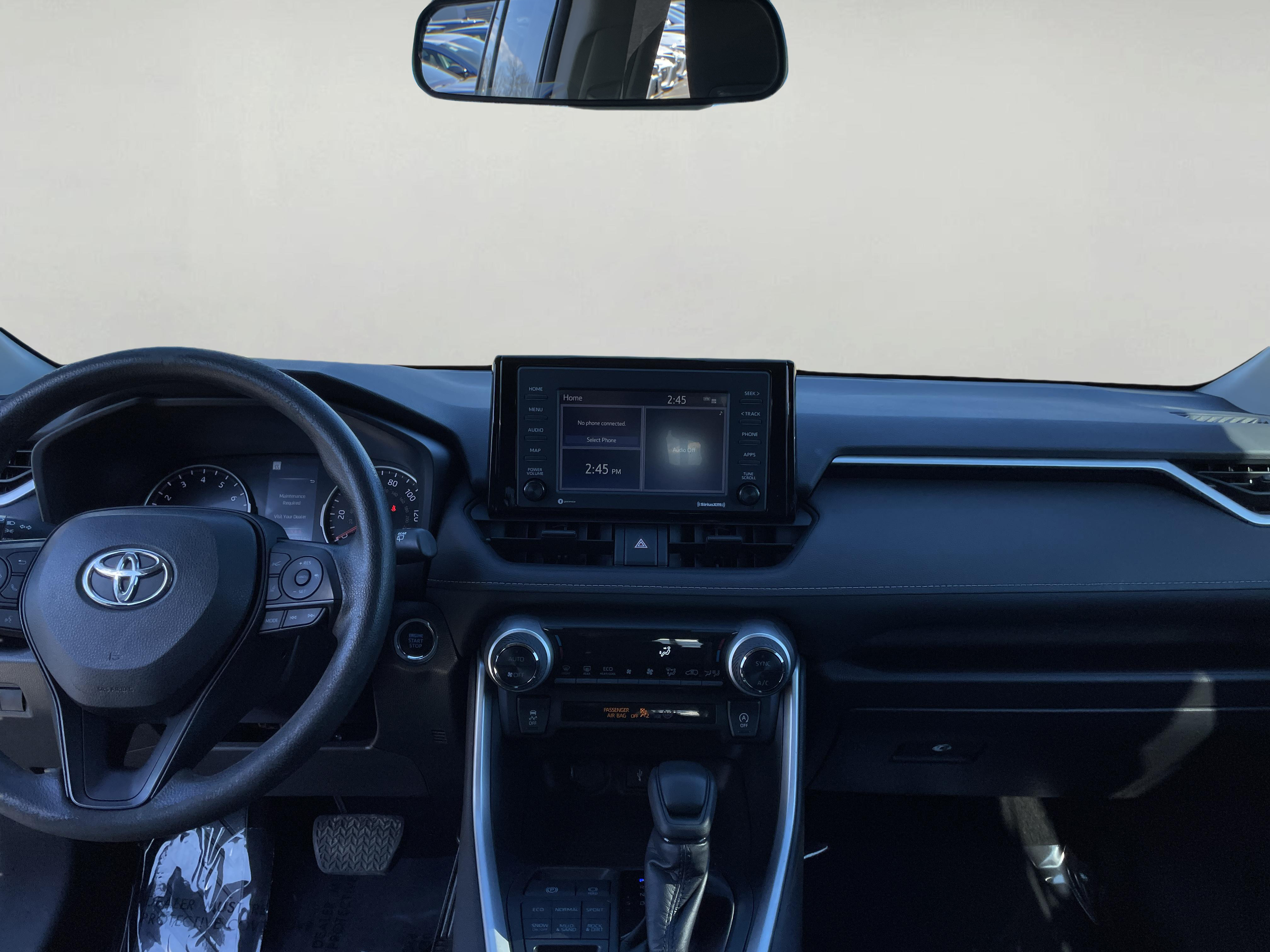 2022 Toyota RAV4 XLE photo 10