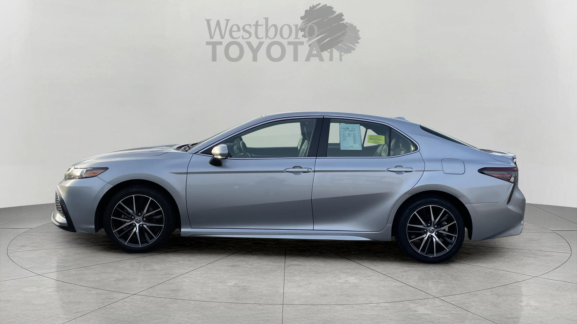 2023 Toyota Camry SE photo 4