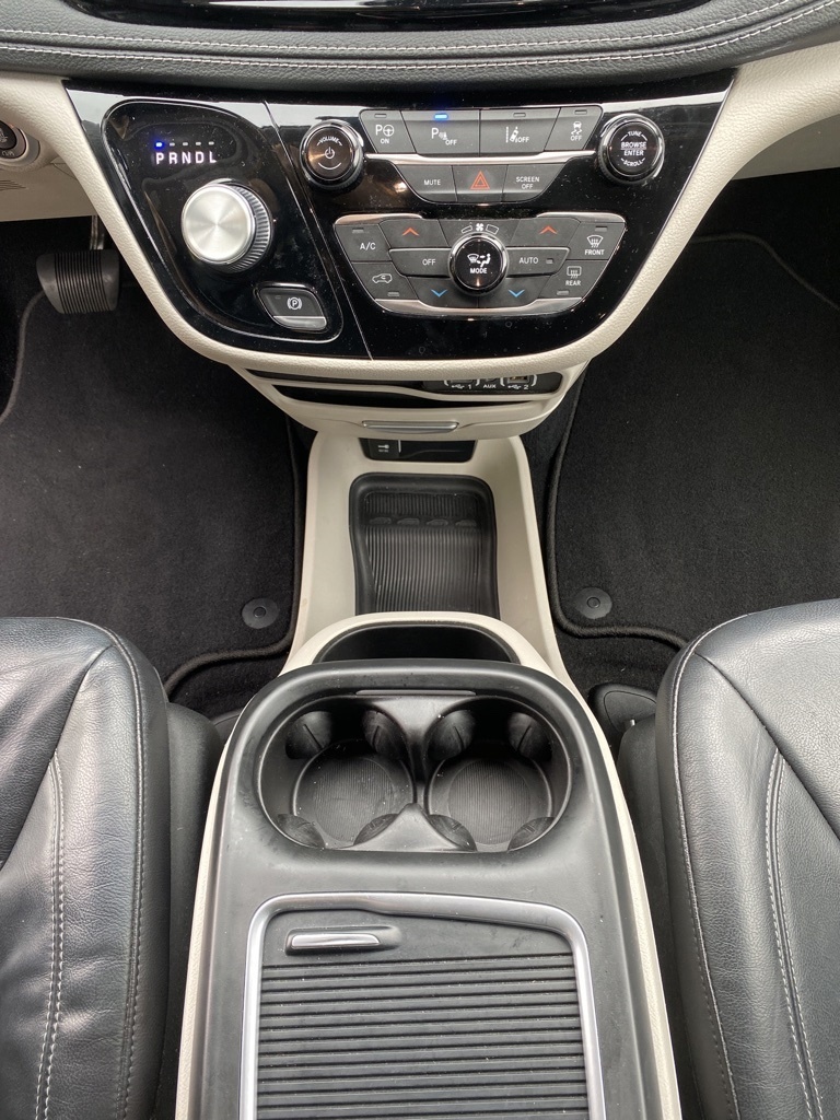 2022 Chrysler Pacifica Hybrid Touring L photo 21